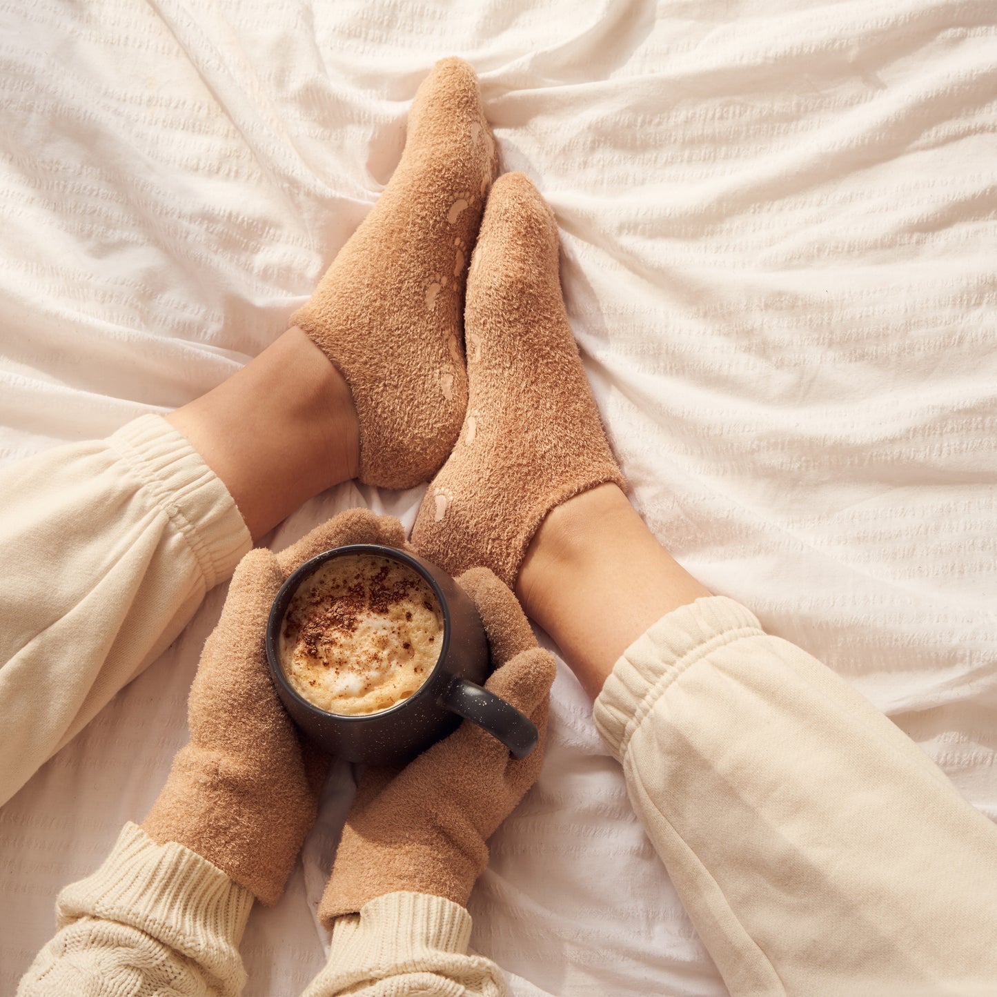 eLive Coconut Oil Moisturising Gel Socks