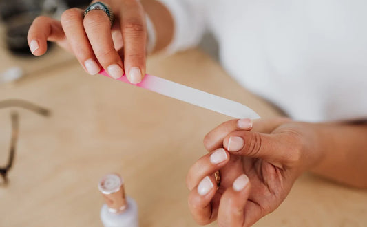 How To Achieve the Perfect At-Home Manicure With éLive!